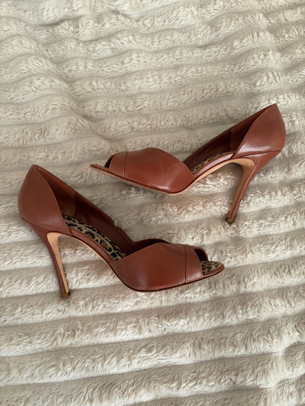 Manolo Blahnik Brown Leather Peep-Toe Heels with Leopard Lining - Picture 2 of 5